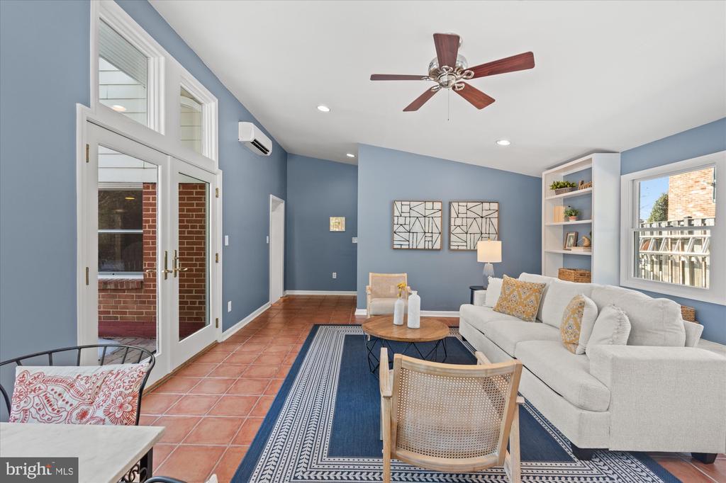 1024 CROTON DRIVE