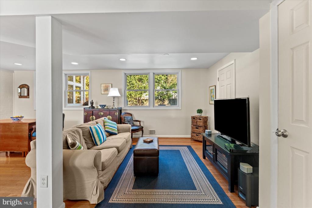 1024 CROTON DRIVE
