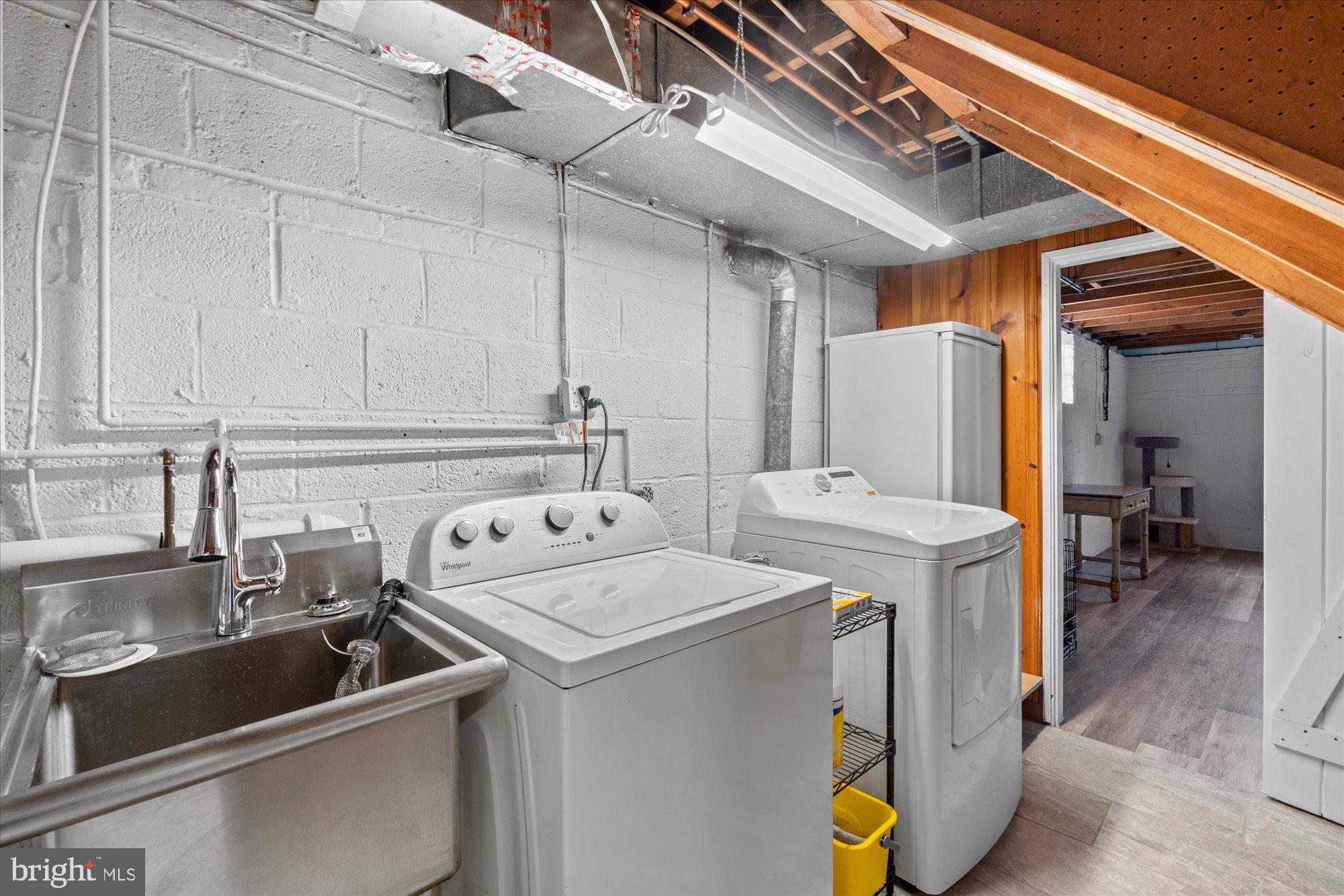 7912 BAINBRIDGE ROAD