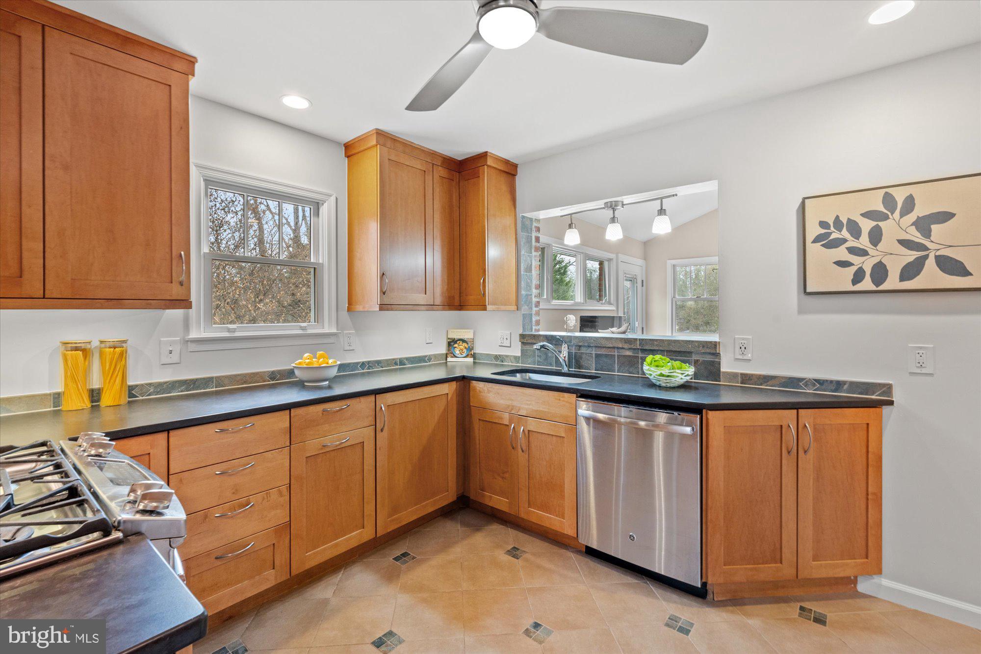 7912 BAINBRIDGE ROAD