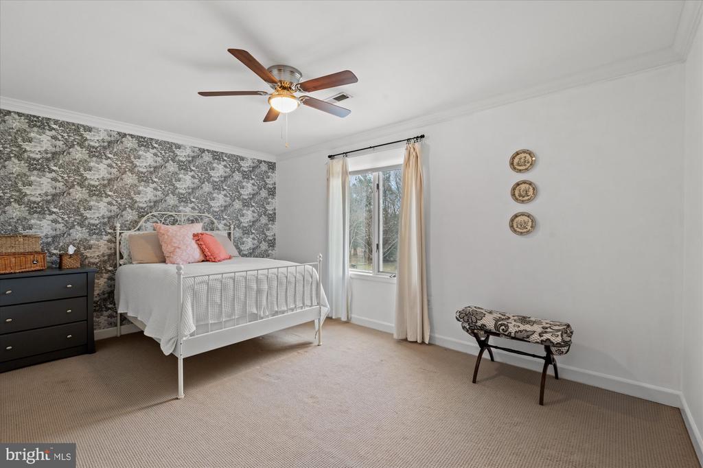 8812 SURREY COURT