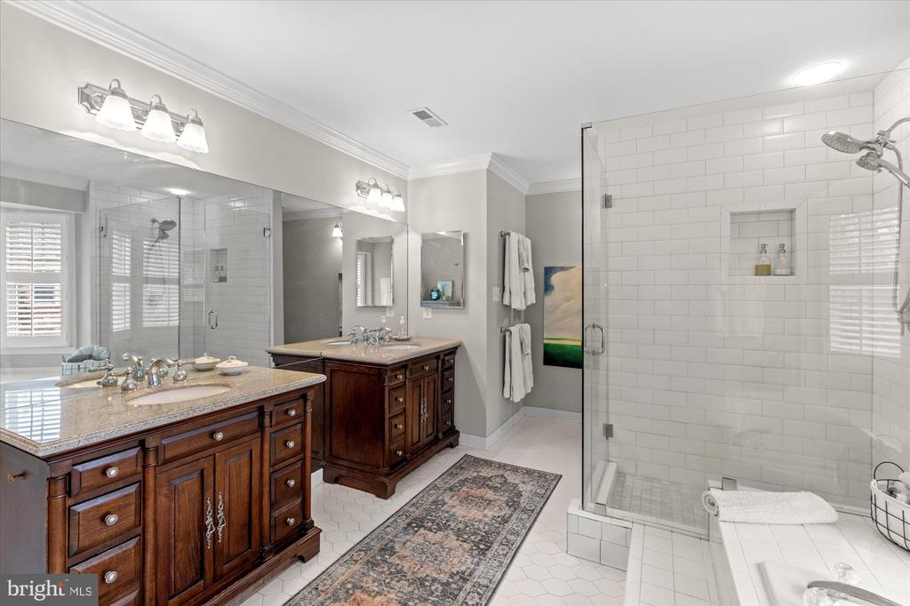 8812 SURREY COURT