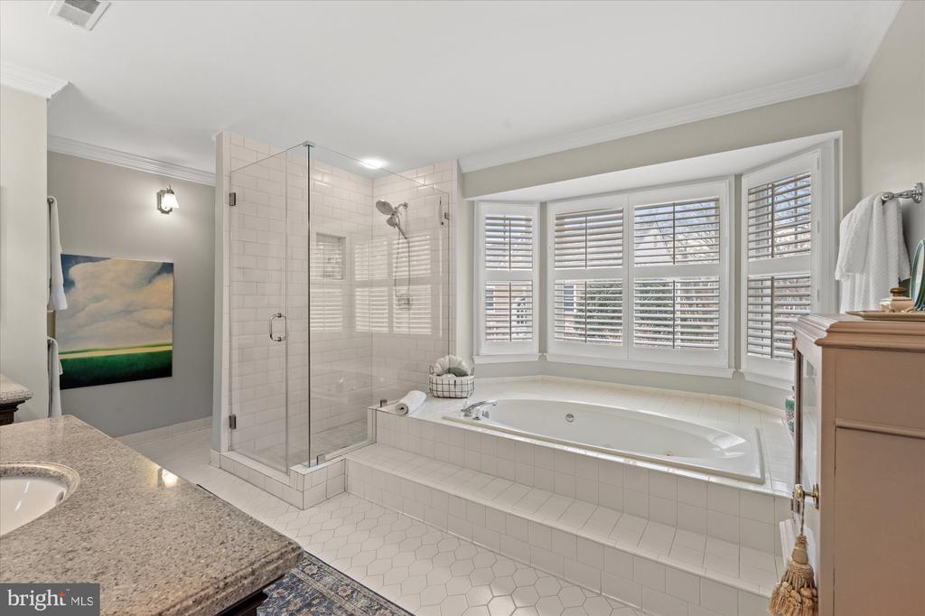 8812 SURREY COURT