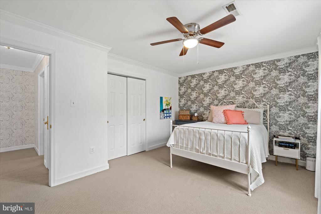 8812 SURREY COURT