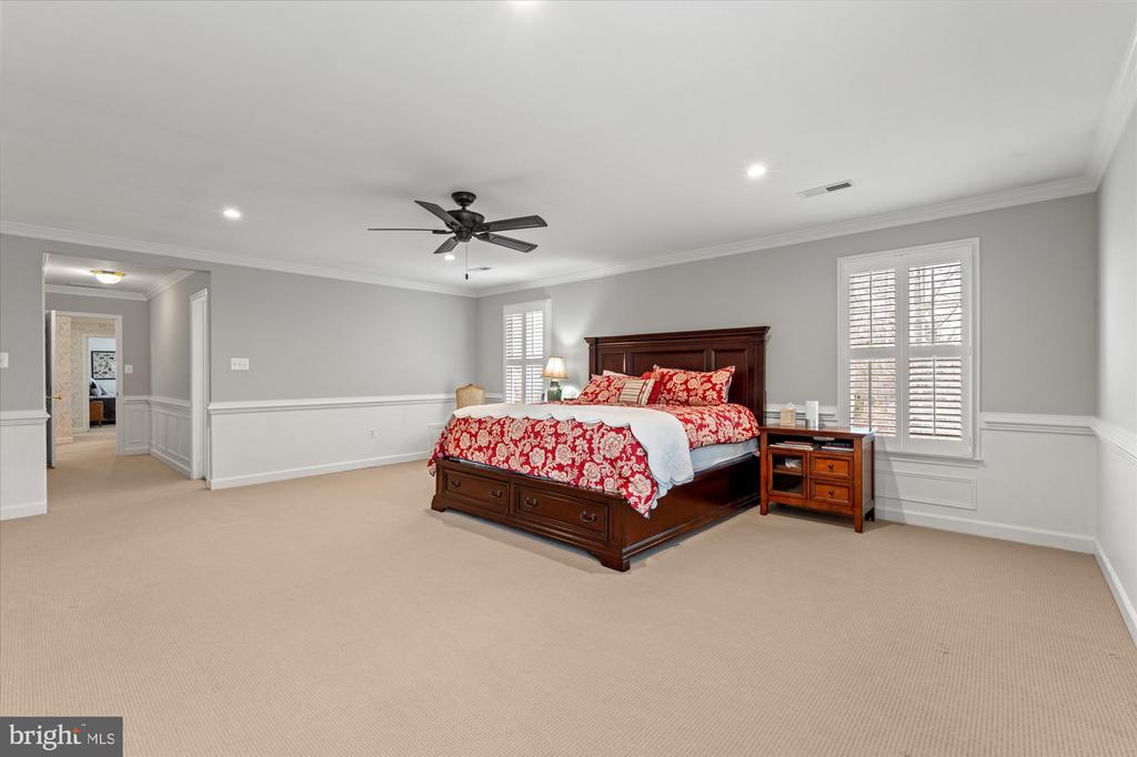 8812 SURREY COURT