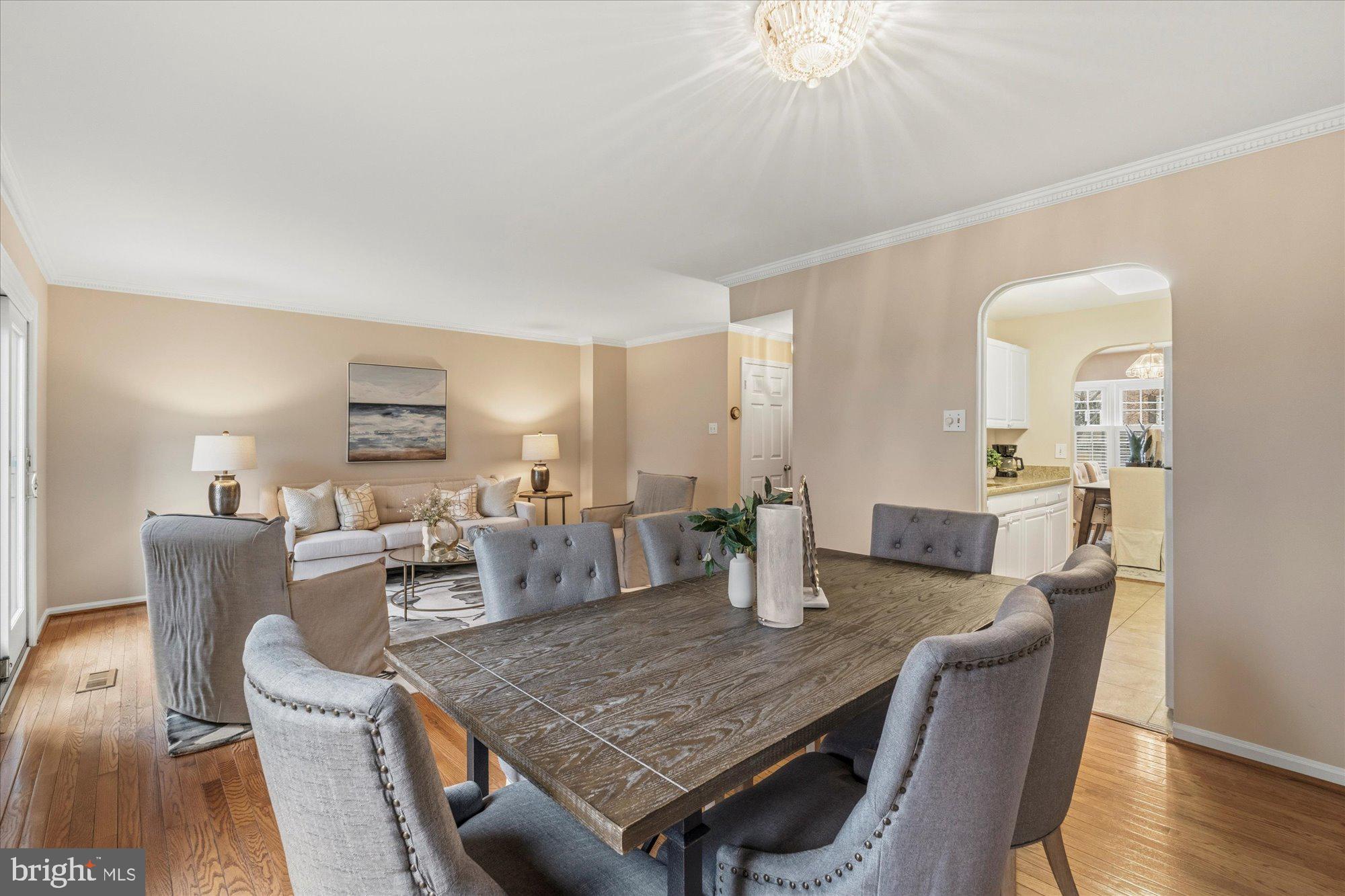 8237 CLIFTON FARM COURT