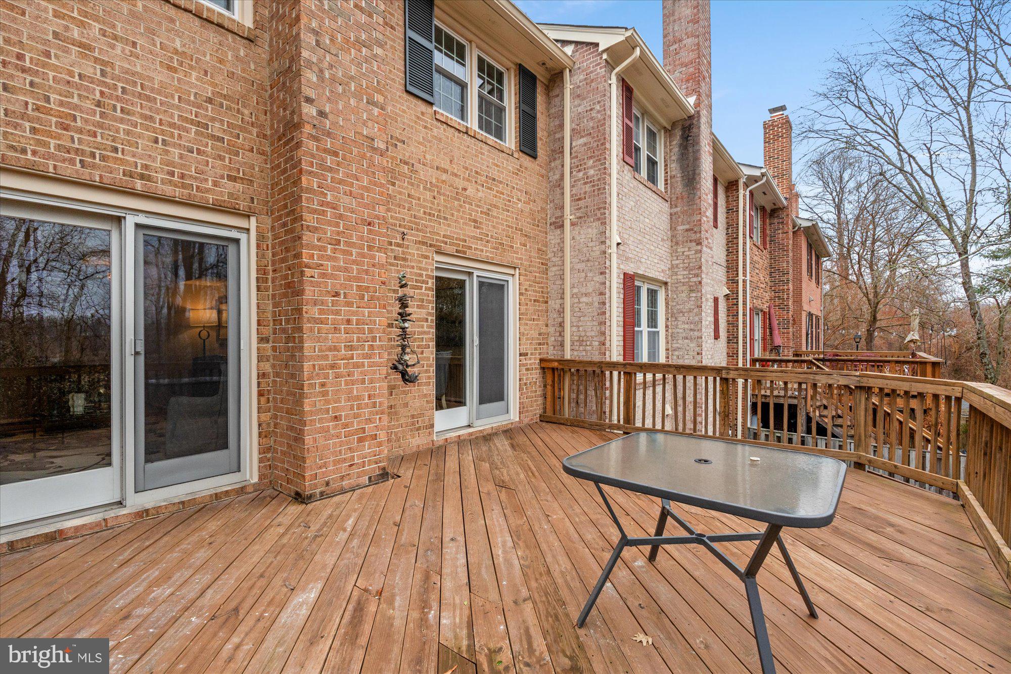 8237 CLIFTON FARM COURT