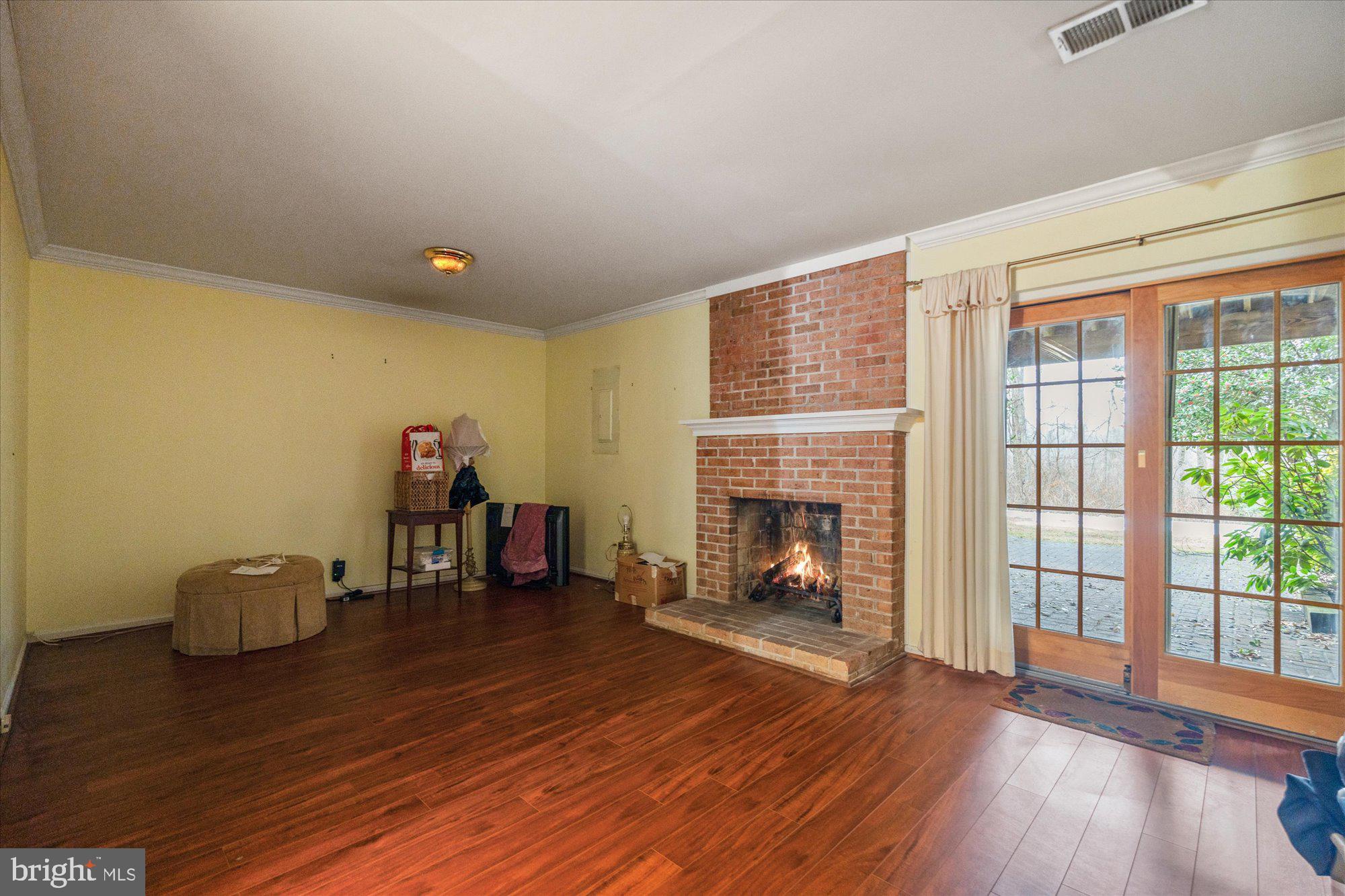 8237 CLIFTON FARM COURT