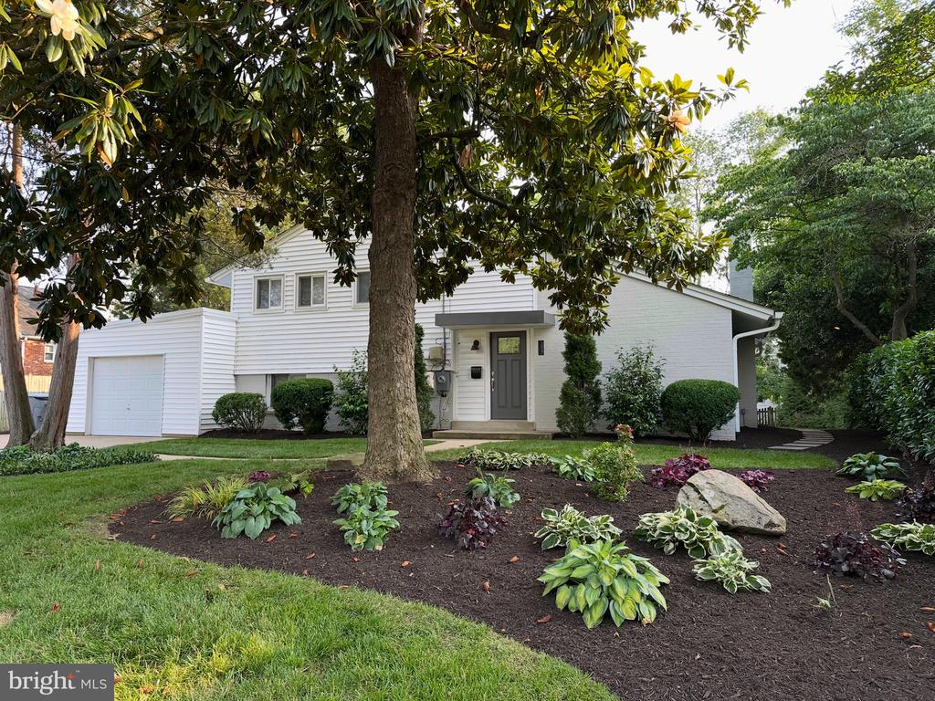 1017 CROTON DRIVE