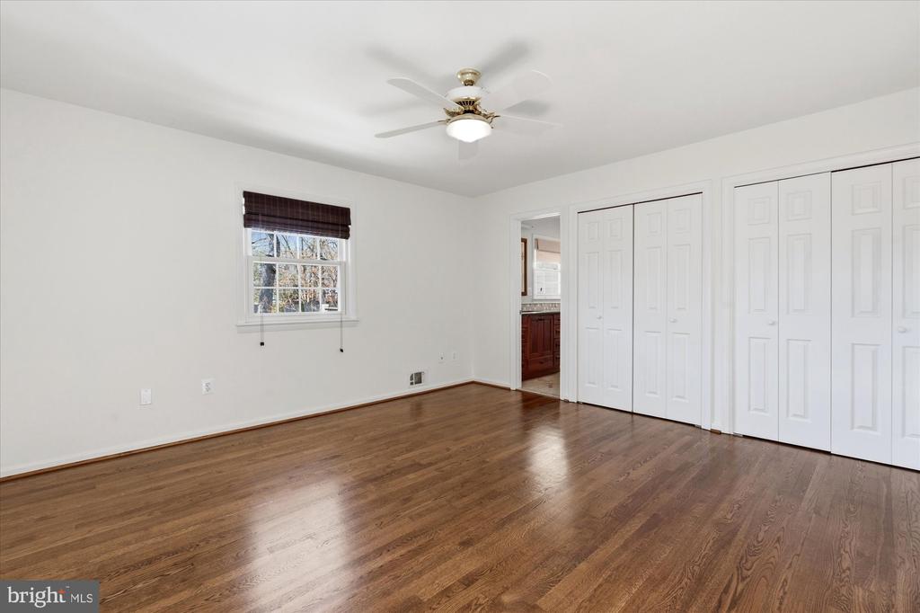 1133 ANESBURY LANE