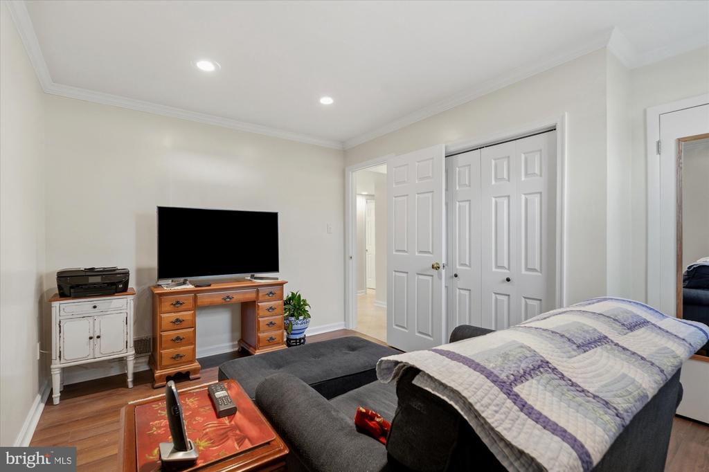 1133 ANESBURY LANE