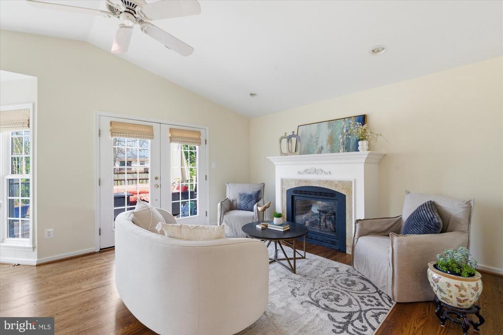 1133 ANESBURY LANE