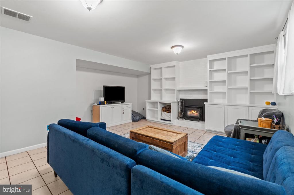 4003 WESTGATE DRIVE