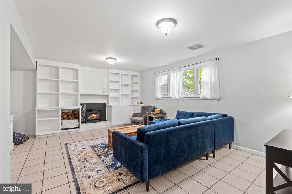 4003 WESTGATE DRIVE