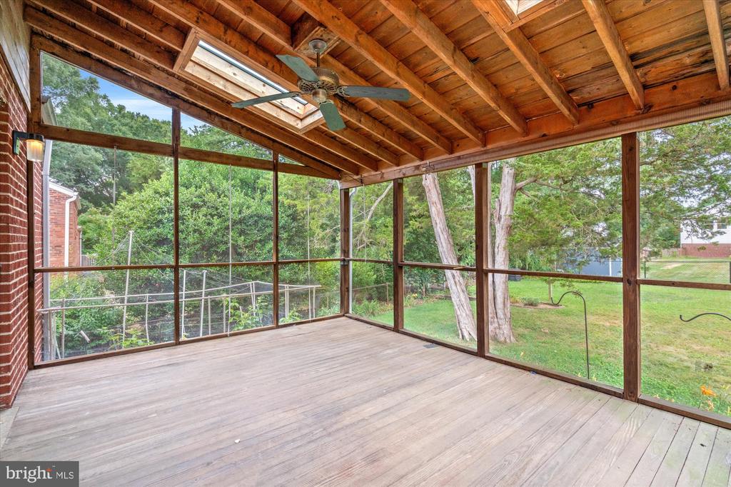 8316 ASHWOOD DRIVE