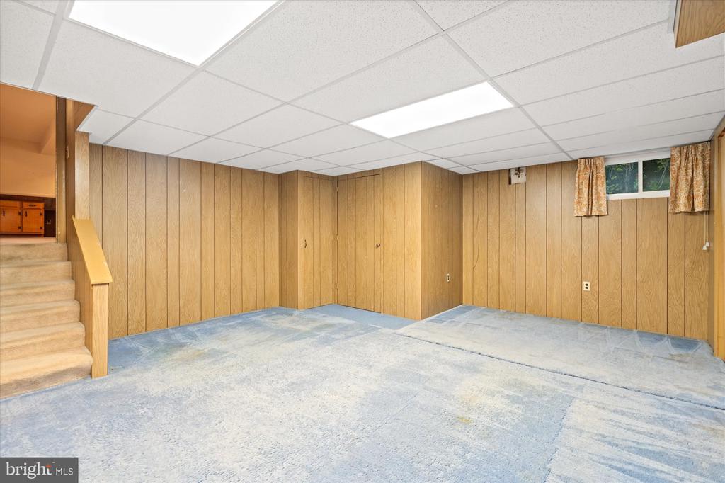 8316 ASHWOOD DRIVE