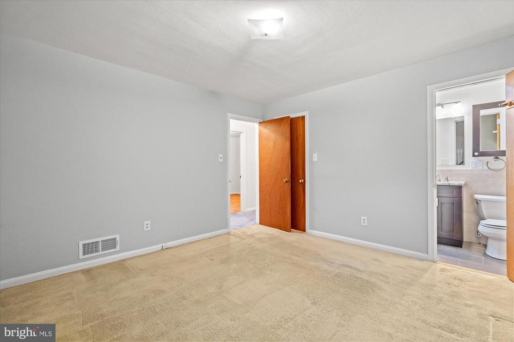 8316 ASHWOOD DRIVE