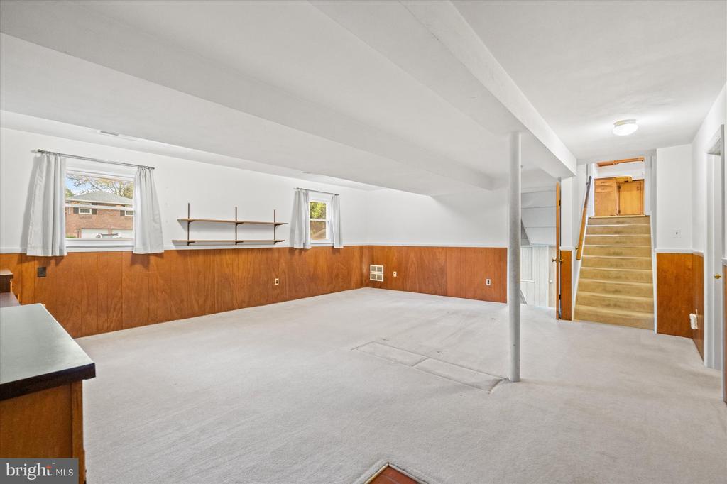 8316 ASHWOOD DRIVE