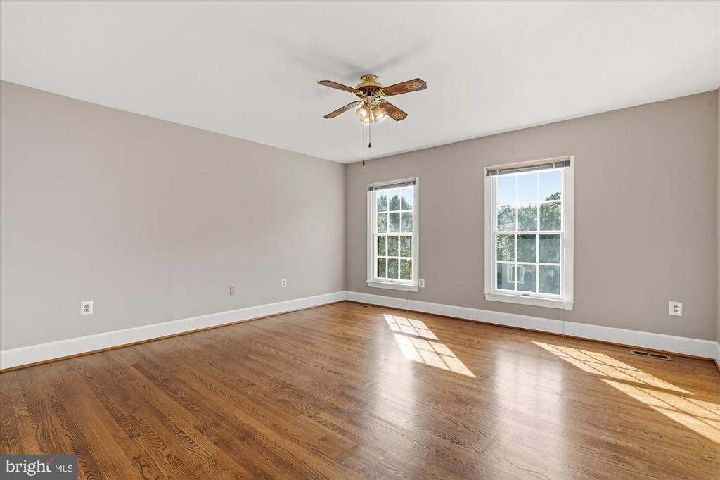 8811 SURREY COURT