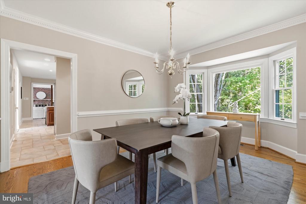8811 SURREY COURT