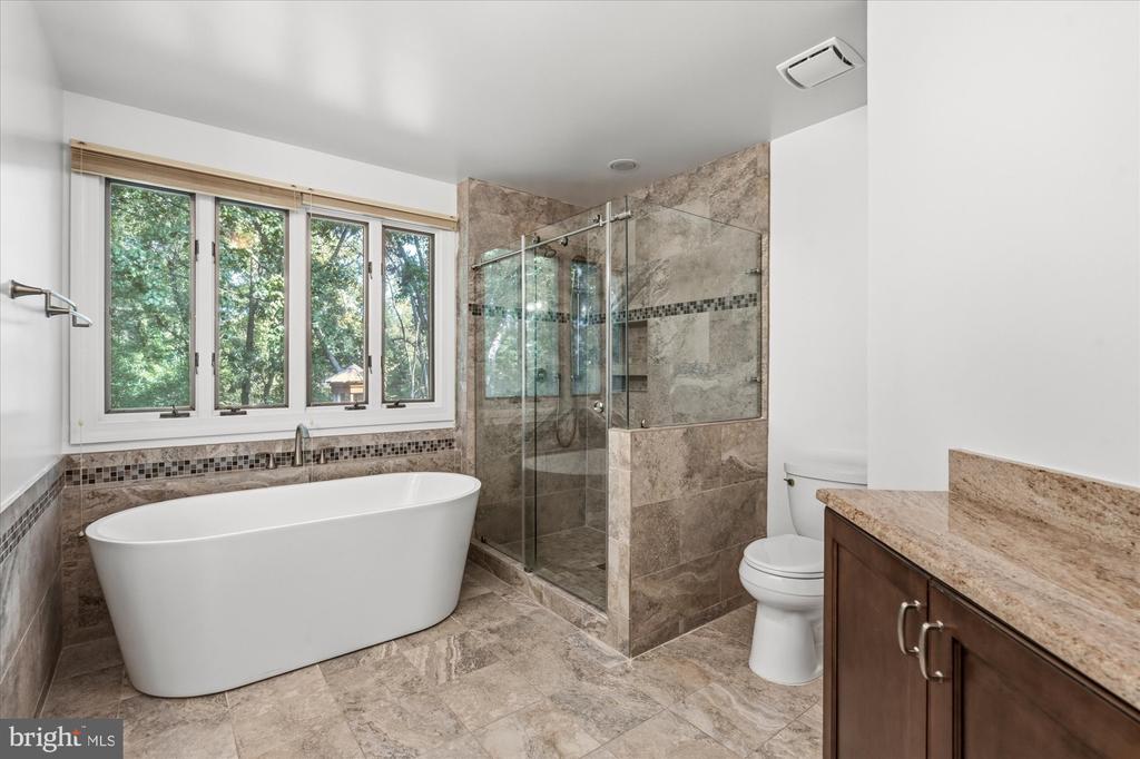 8811 SURREY COURT