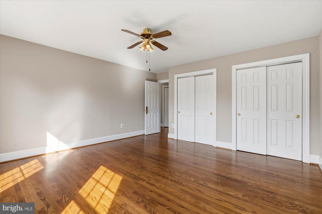 8811 SURREY COURT