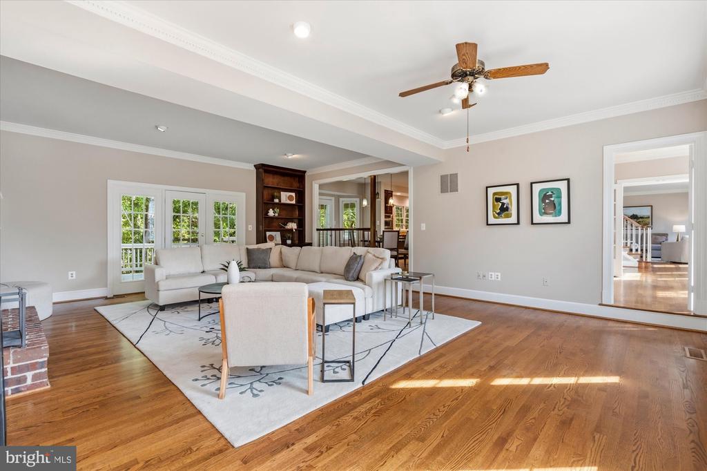 8811 SURREY COURT