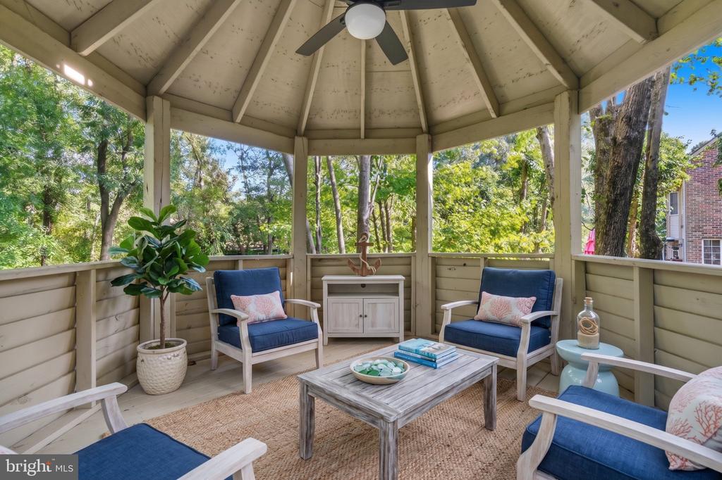 8811 SURREY COURT