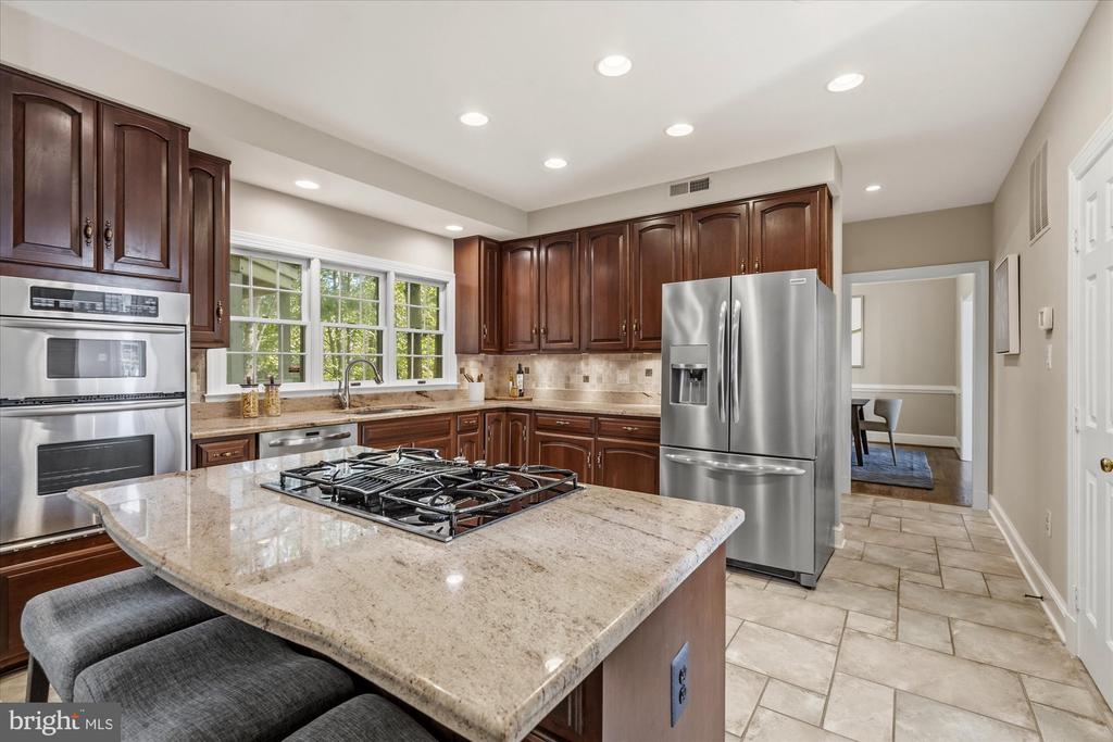 8811 SURREY COURT