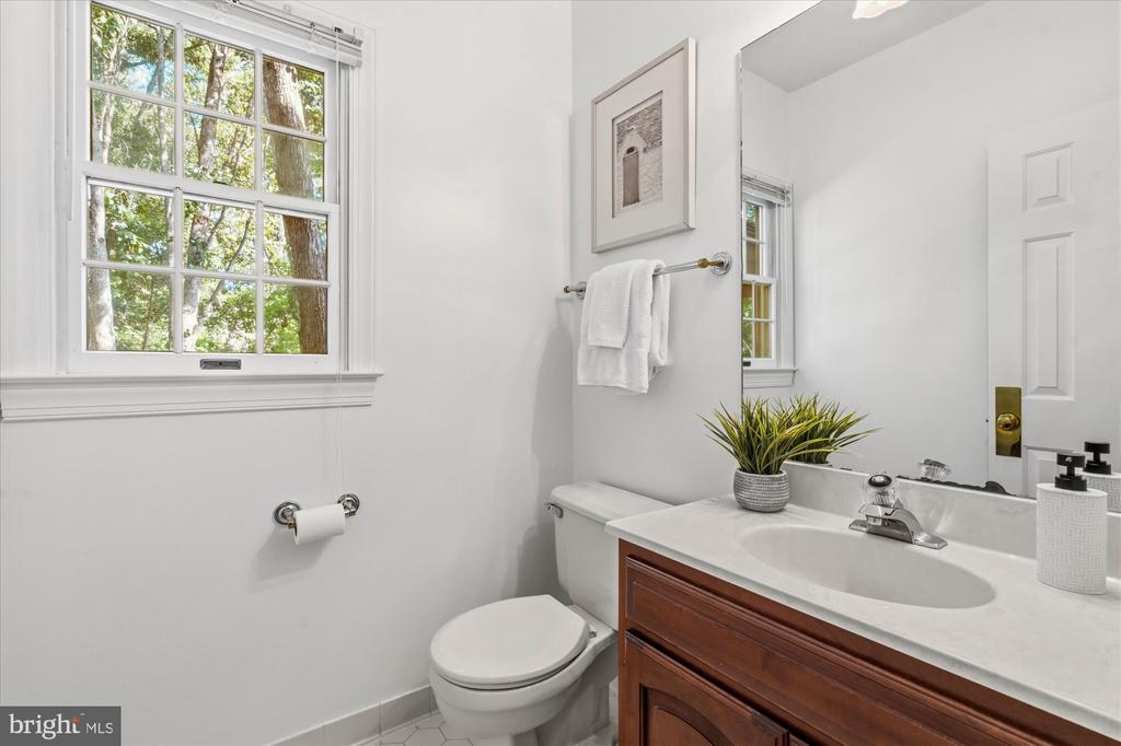 8811 SURREY COURT