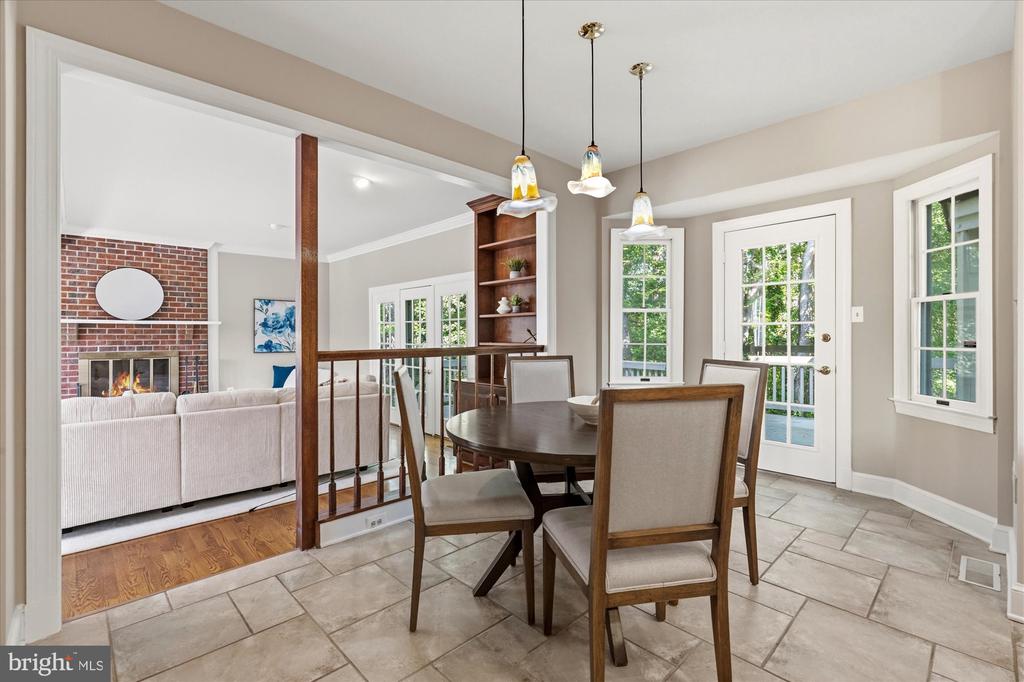 8811 SURREY COURT