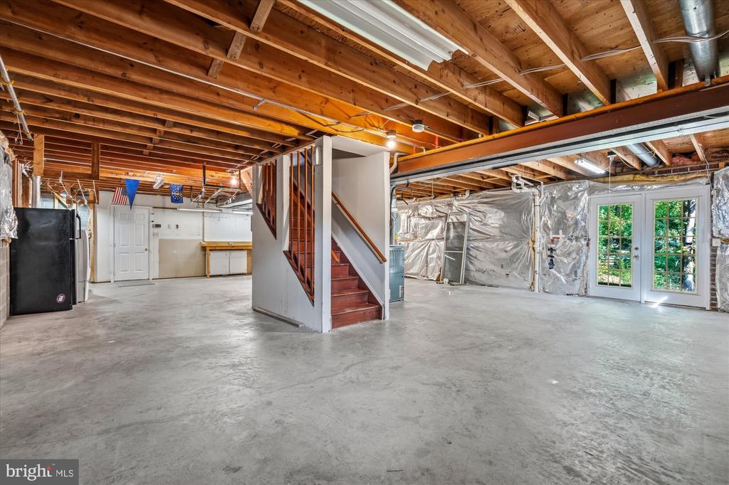 8811 SURREY COURT