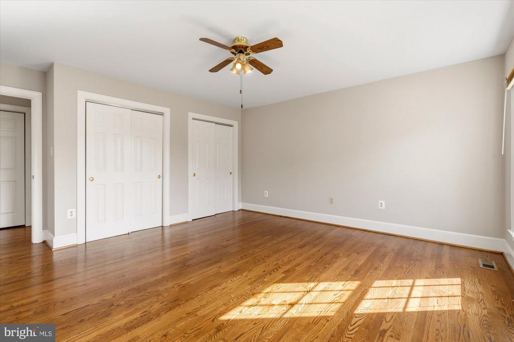 8811 SURREY COURT