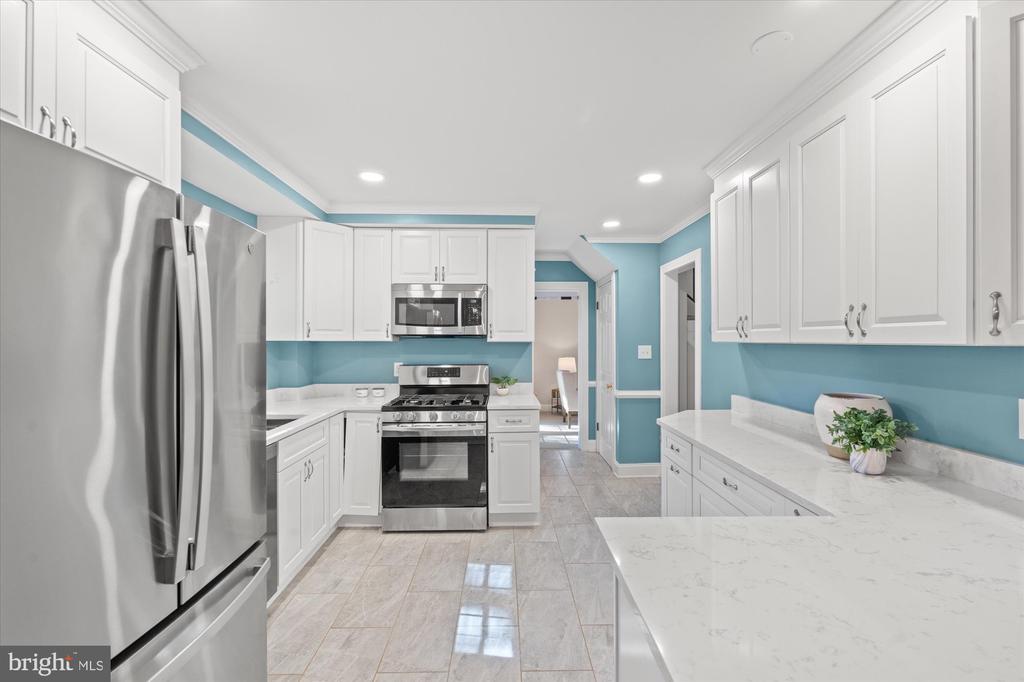 2407 CAVENDISH DRIVE