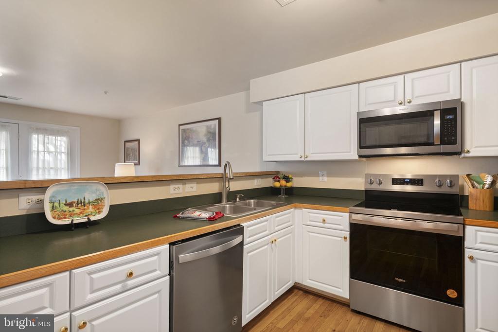 438 Overlook Dr