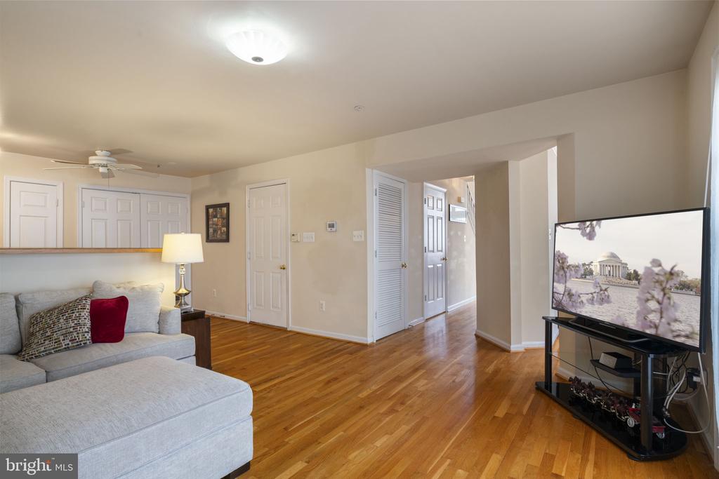 438 Overlook Dr