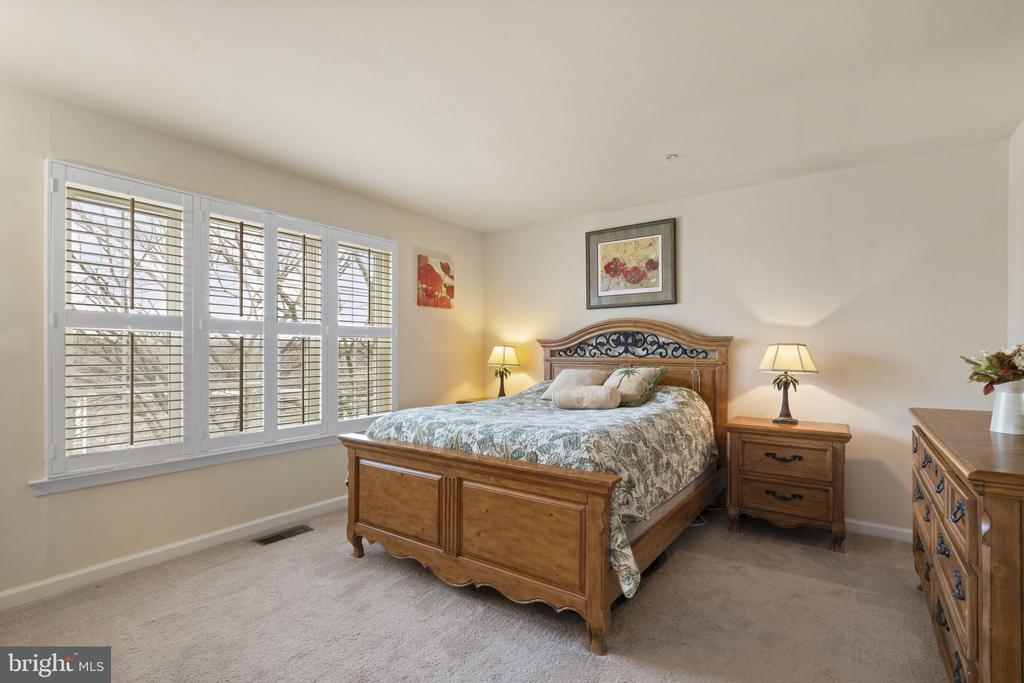 438 Overlook Dr