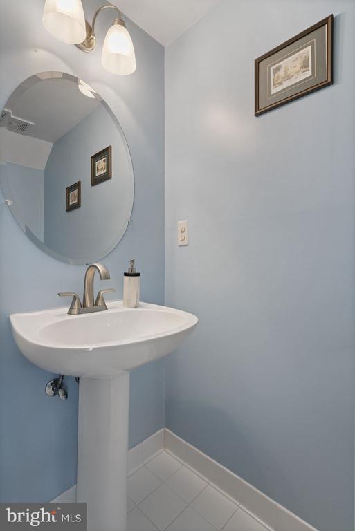 438 Overlook Dr