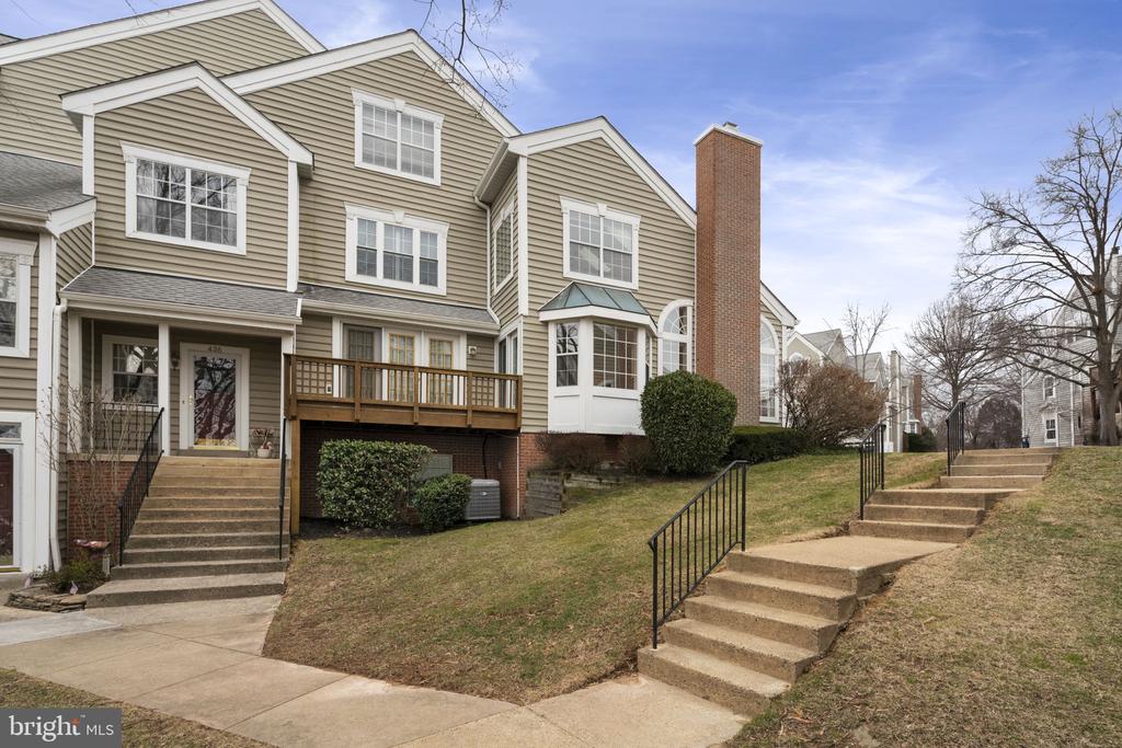 438 Overlook Dr