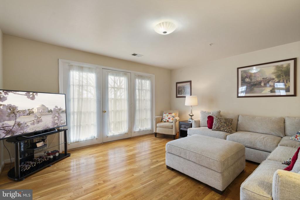 438 Overlook Dr
