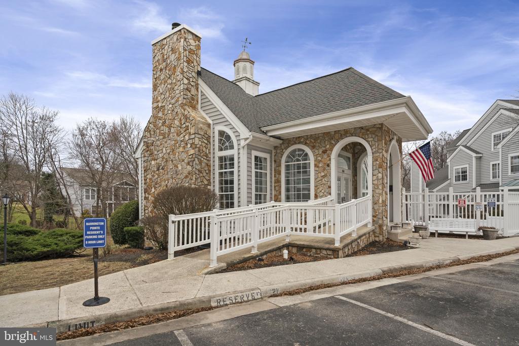 438 Overlook Dr