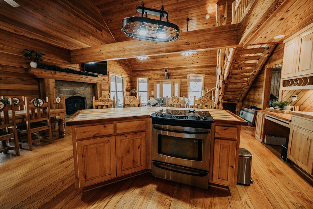 330 County Road 4577