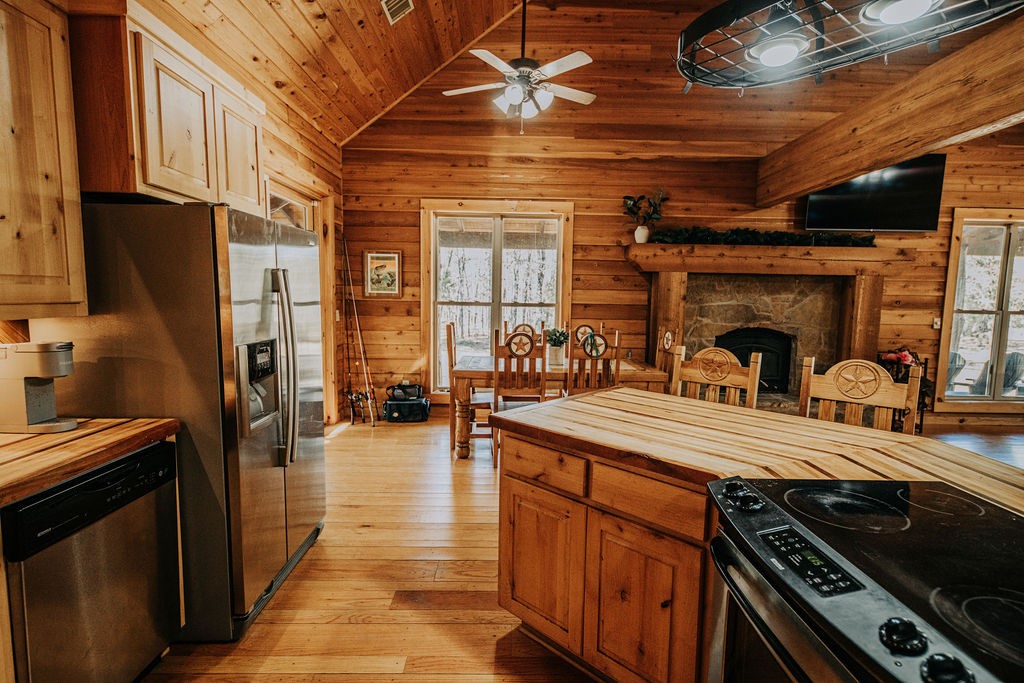 330 County Road 4577