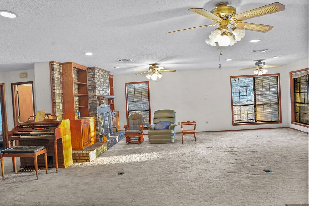 291 Farm Road 3132