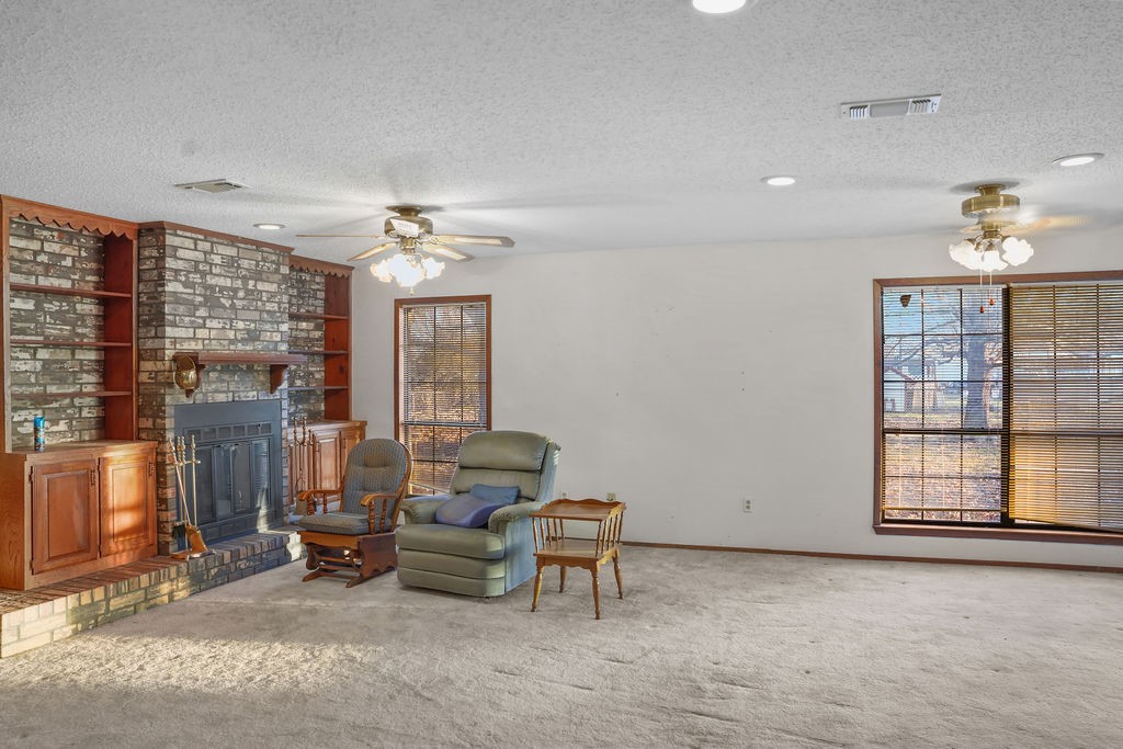 291 Farm Road 3132