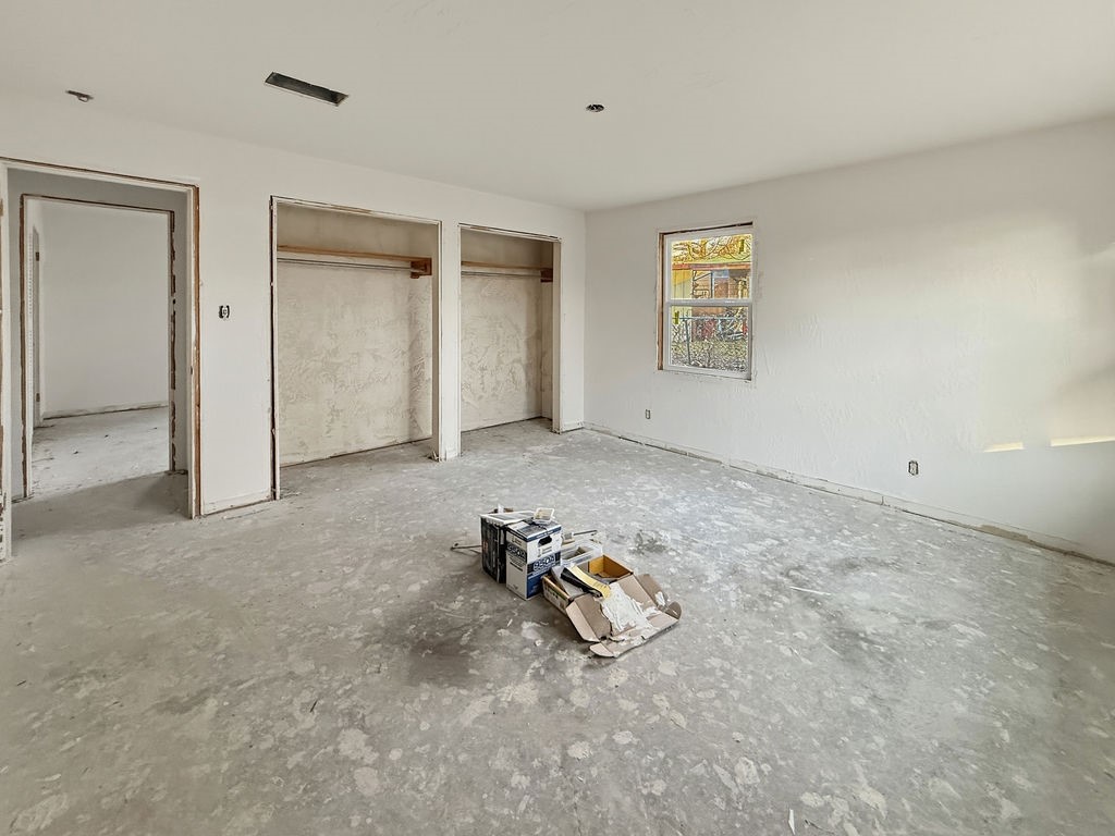 2247 W Sherman Street