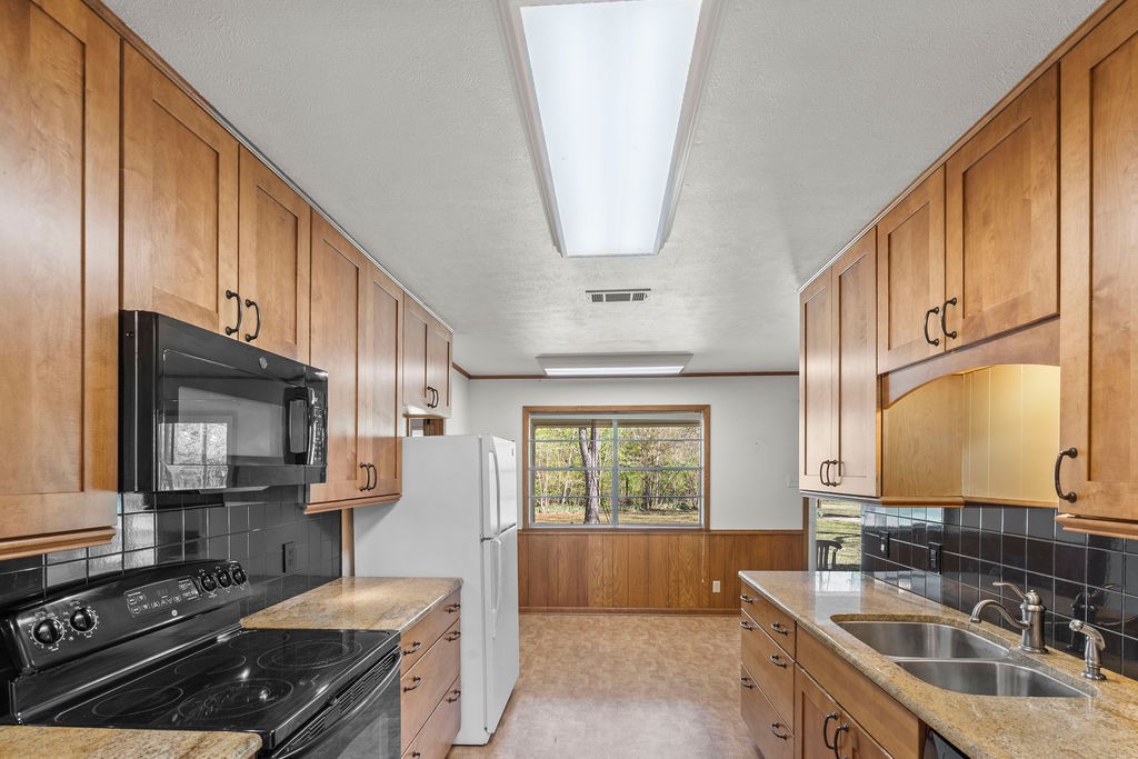 2823 Birchwood Lane