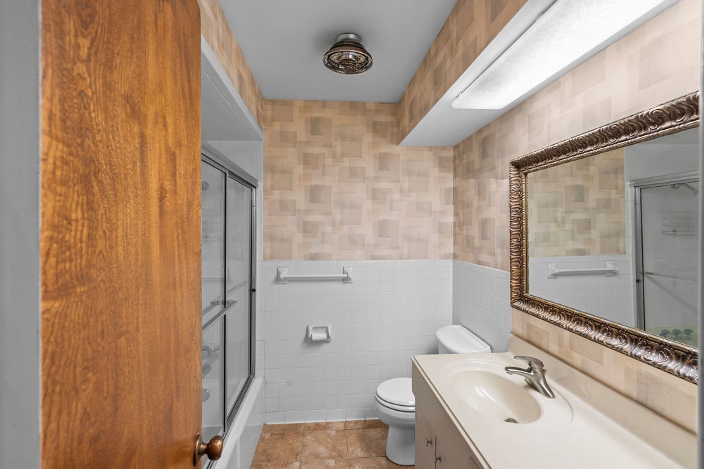 2823 Birchwood Lane