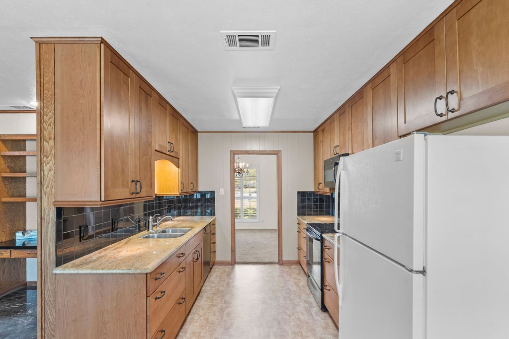 2823 Birchwood Lane