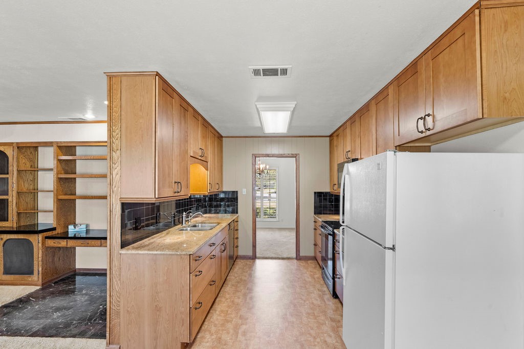 2823 Birchwood Lane